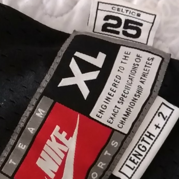 CELITICS   JERSEY - Picture 3 of 5